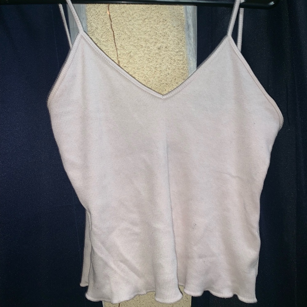 Basic light pink crop tank top.